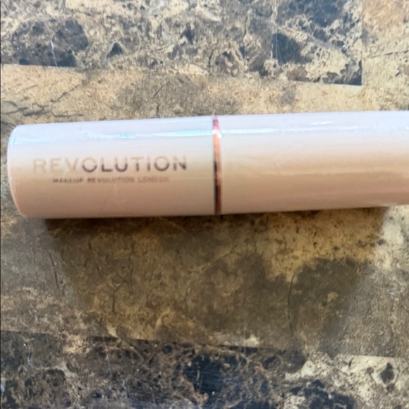 Revolution Fast Base Stick Foundation F11 - Picture 1 of 3